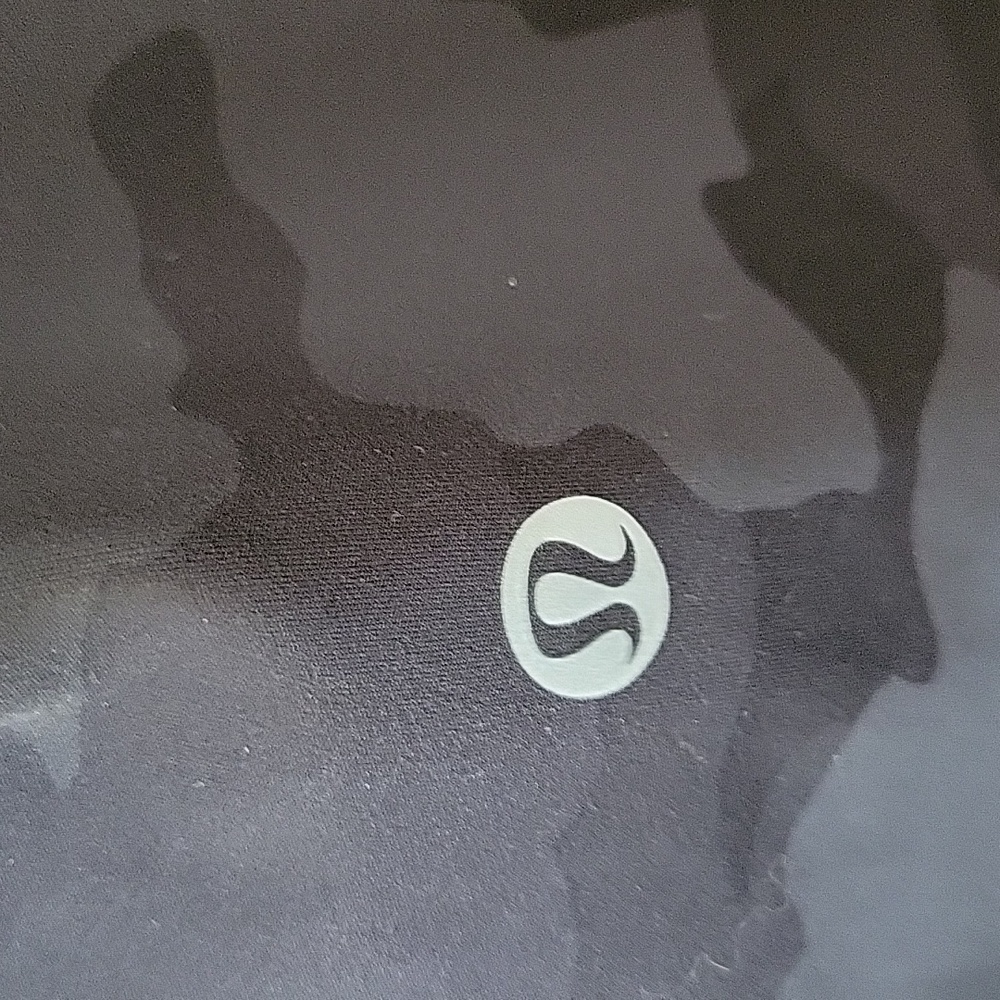 Lululemon Women's Fast & Free High Rise Camo Tight Leggings 19" - Picture 8 of 10